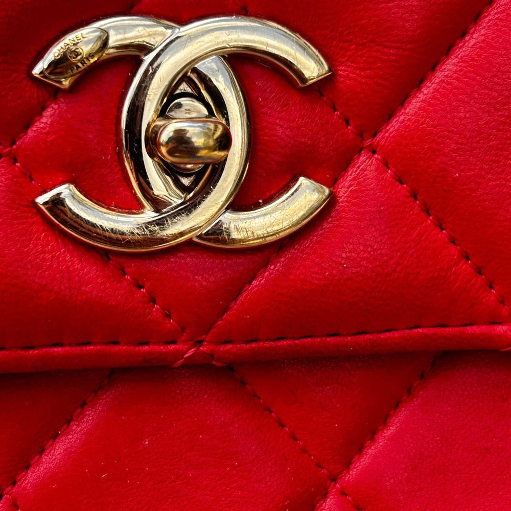 Chanel Red Quilted Red Caviar Leather Handbag with Gold Hardware 2786201 - Picture 2 of 16